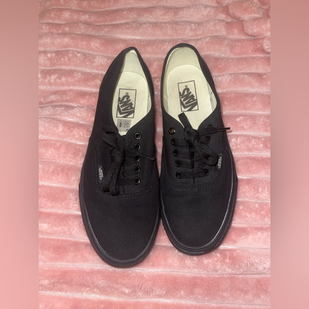 Vans Classic Black Lace-Up Shoes